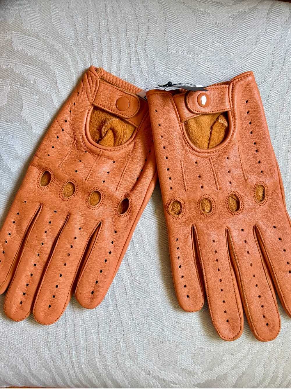 Men's Leather Driving Gloves with Snap Closure